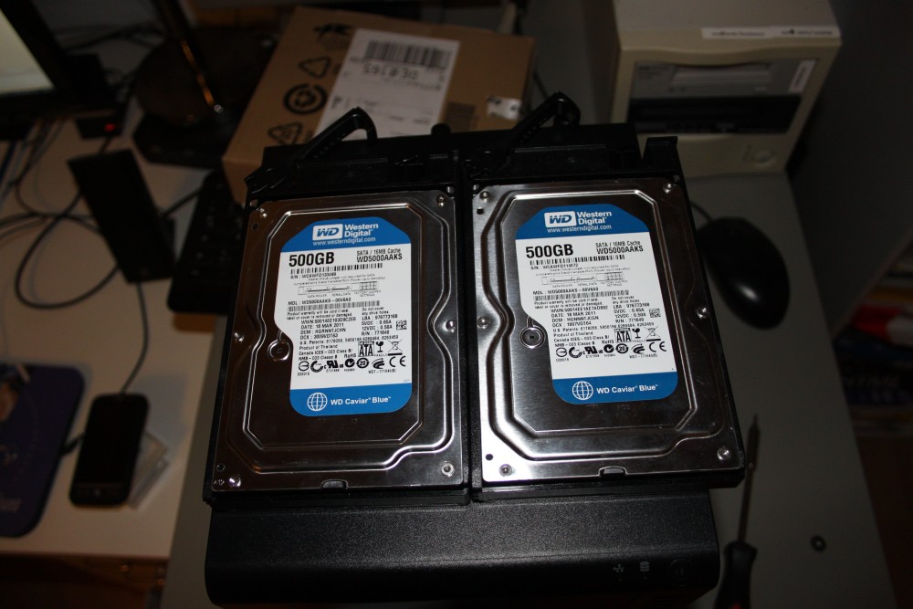 2x 500 GB SATA HDDs