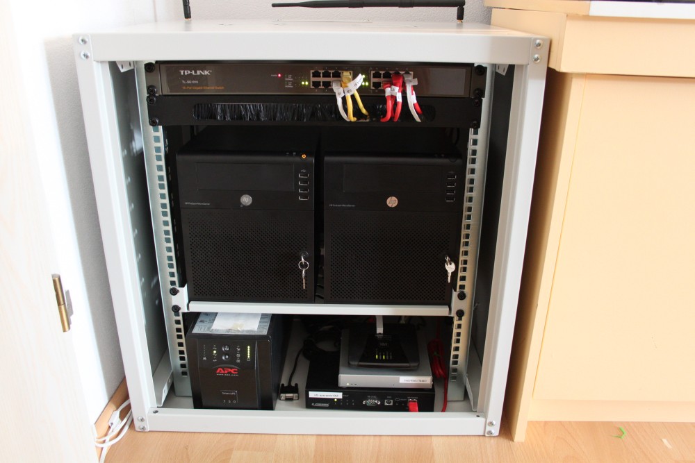 Reduziertes Server-Rack (2012)